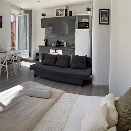 Au Coeur Du Village Joli Studio 卡西斯 外观 照片