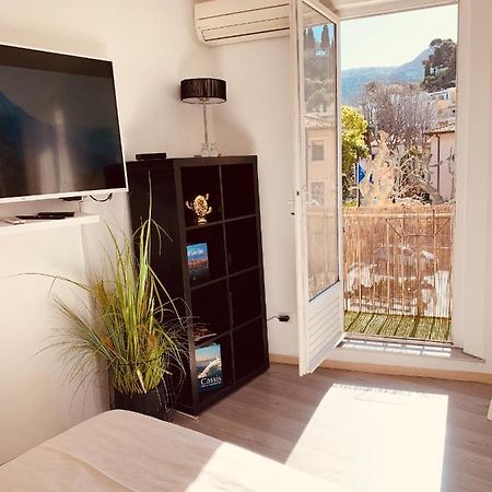 Au Coeur Du Village Joli Studio 卡西斯 外观 照片